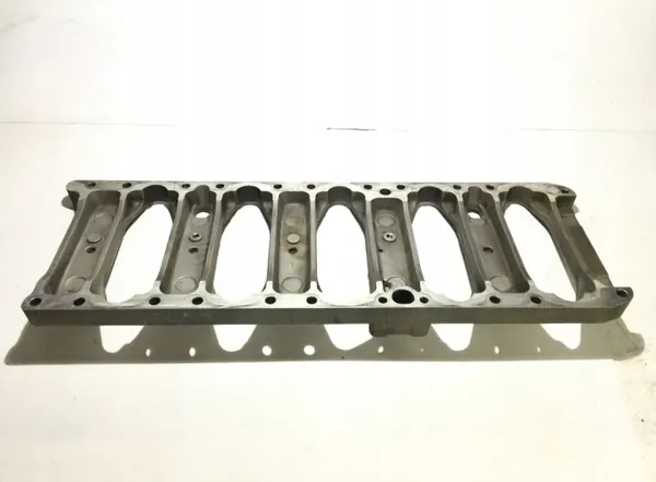 OEM 1747345 DAF Kampiakselin välikansi image 3
