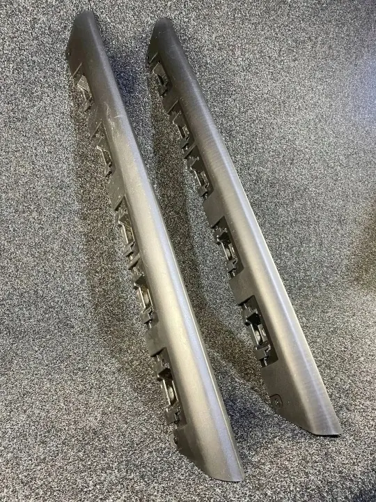 Suzuki Jimny OEM 77560-78R0 Höger Passagerar Tröskel image 3