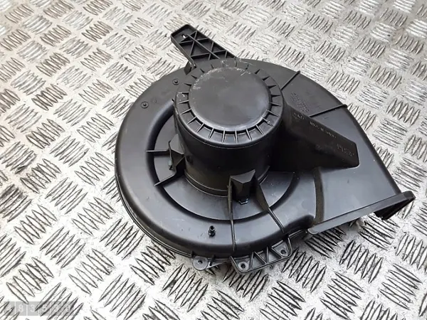 VW Lämmityspuhallin OEM 6q1819015c - Käytetty image 2