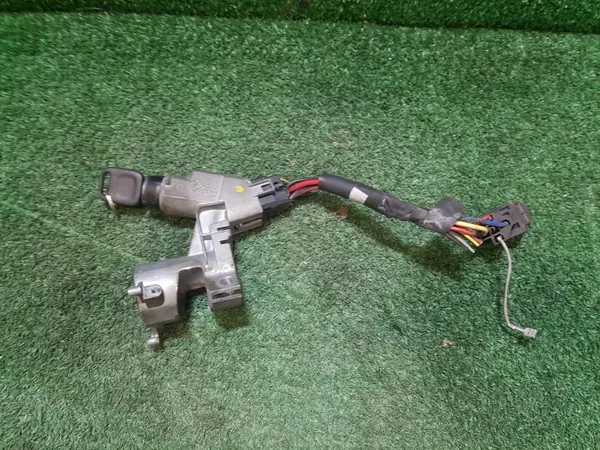 Interruptor de encendido Volkswagen T4 OEM 289.458 usado image 2