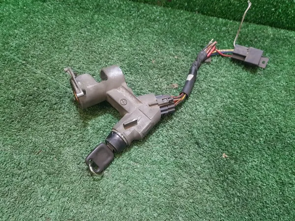 Interruptor de encendido Volkswagen T4 OEM 289.458 usado image 3