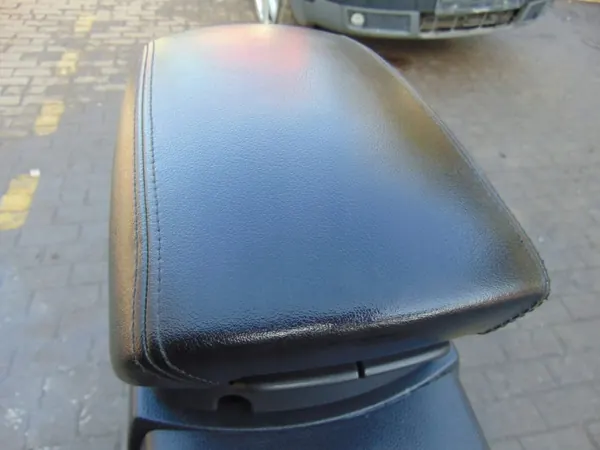 Middenconsole armsteun OEM 84620-1D000 Kia Carens 3 image 10