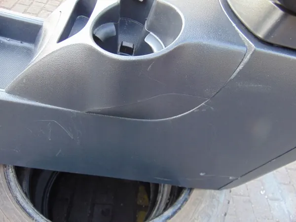 Middenconsole armsteun OEM 84620-1D000 Kia Carens 3 image 4