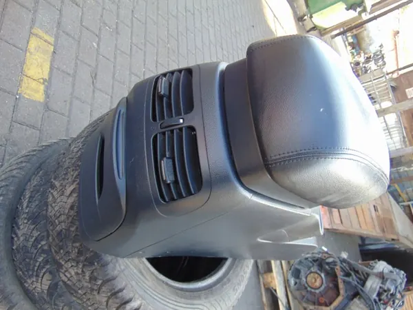 Middenconsole armsteun OEM 84620-1D000 Kia Carens 3 image 6