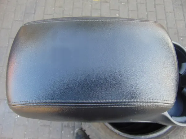 Middenconsole armsteun OEM 84620-1D000 Kia Carens 3 image 9