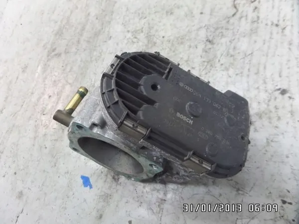 AUDI A3 8L 1.8T Corpo de Borboleta image 2