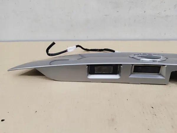 Garniture OEM caméra hayon Nissan Qashqai II J11 image 6