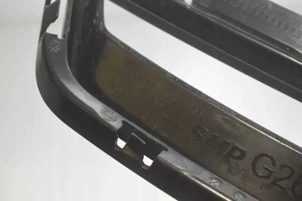 Piezas de parachoques delantero BMW OEM 51117947066 image 5