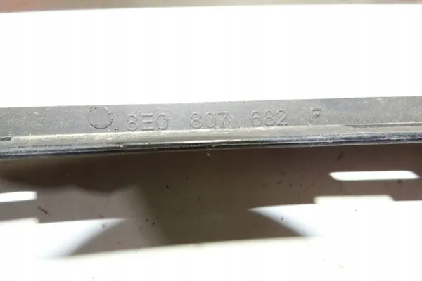 Grelha de Halogéneo AUDI A4 (8EC, B7) Frontal 8E0807682F image 2