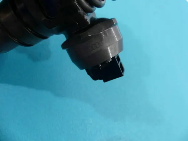 Pompe à lave-glace OEM 0414720311 testée 5.0 TDI image 3