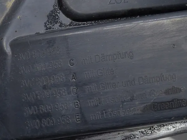 Right Front Wheel Arch Skoda Superb III image 4