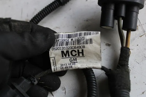 OPEL ASTRA J OPC 2.0 Turbo Jäähdyttimen Tuulettimen Asennus image 2