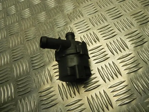 Vattenpump Mercedes-Benz CLA Coupe 2014 A0005000686 image 2