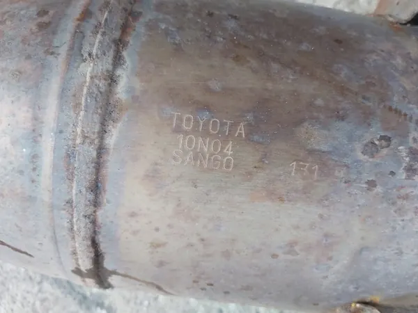 Middle Muffler Catalytic Converter Toyota 10N04 image 3