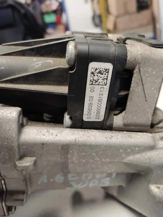 EGR-moduuli 1.6 EHDI V8 Citroën Peugeot image 2