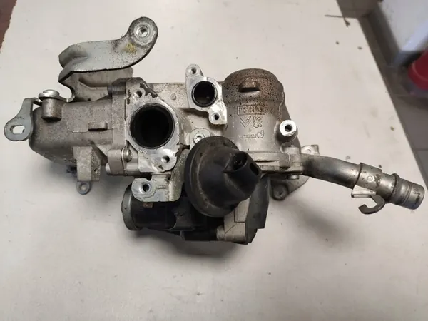 EGR-moduuli 1.6 EHDI V8 Citroën Peugeot image 3