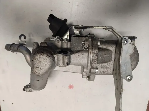 EGR-moduuli 1.6 EHDI V8 Citroën Peugeot image 4
