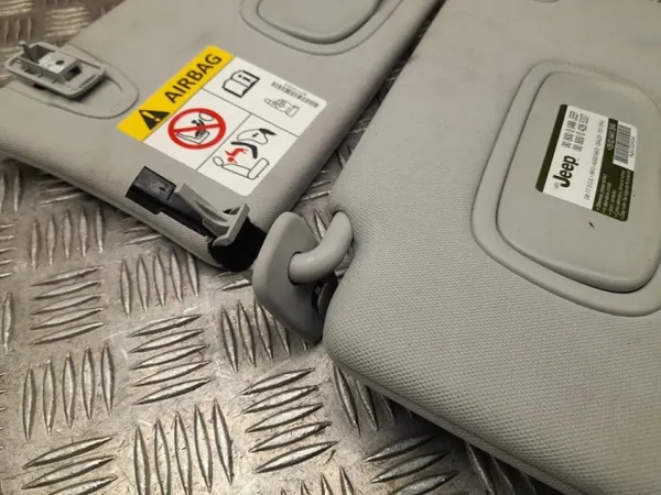 Pare-soleil OEM 68171003AA avec lumière pour Jeep Compass 2018 image 3