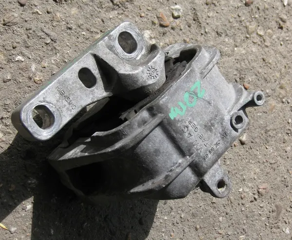 Supporto motore Skoda 1K0 199 262AT image 3