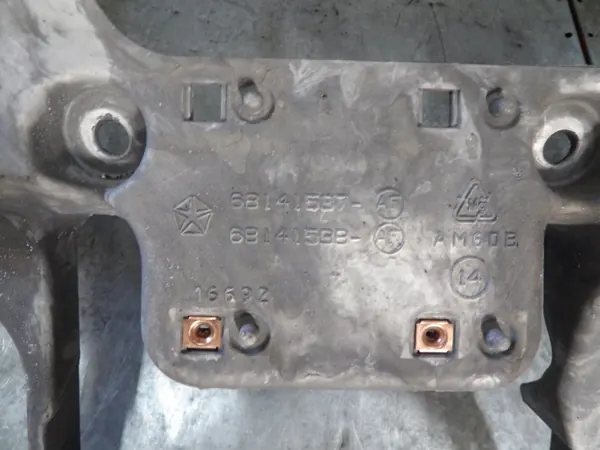 Support Console Jeep WK2 OEM STELAŻ BELKA POD KONSOLĘ EUROPA image 7