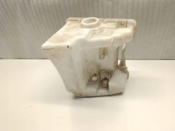 VW Passat CC Pesuainesäiliö 3C8955453B image 2