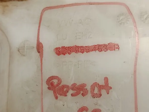 VW Passat CC Pesuainesäiliö 3C8955453B image 5