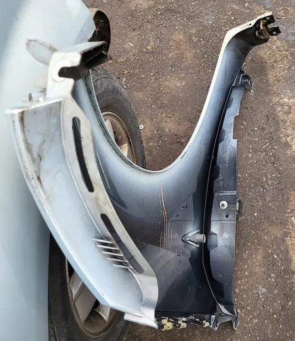 Vänster framskärm med blinkers Renault Scenic II OEM image 8