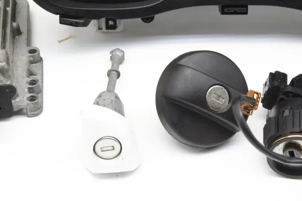 Kit Ignição OEM 9825318180 para Toyota Proace Furgão image 3
