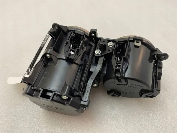 OEM 5562048170 Lexus RX 450H Middenconsole bekerhouder image 5