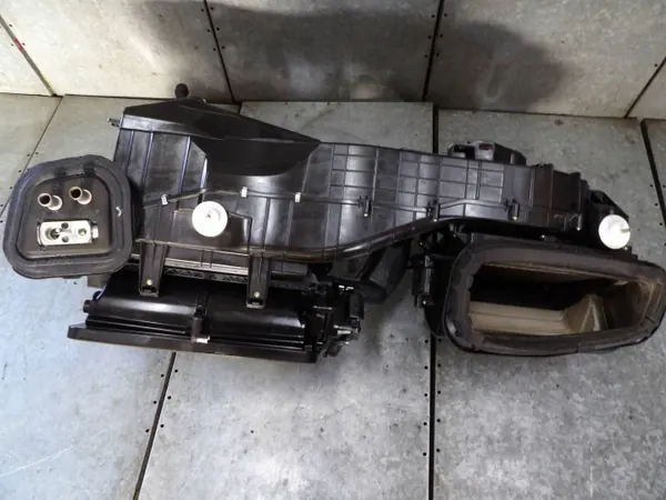 Lämmitys Jeep Grand Cherokee WK2 OEM P68110179AE image 2