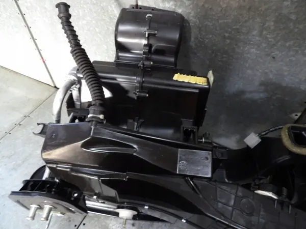 Lämmitys Jeep Grand Cherokee WK2 OEM P68110179AE image 10