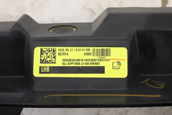 Clip de garniture de seuil gauche OEM 7425465MWGK BMW X6 G06 LCI image 5