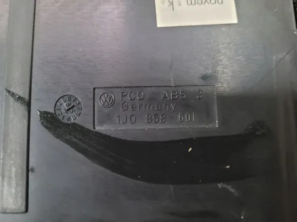 Suporte para copo OEM DRC90218 para VW Golf IV - Usado image 4