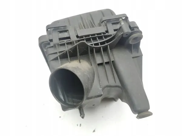 Chrysler Grand Voyager V 2011 Ilmansuodattimen kotelo image 4