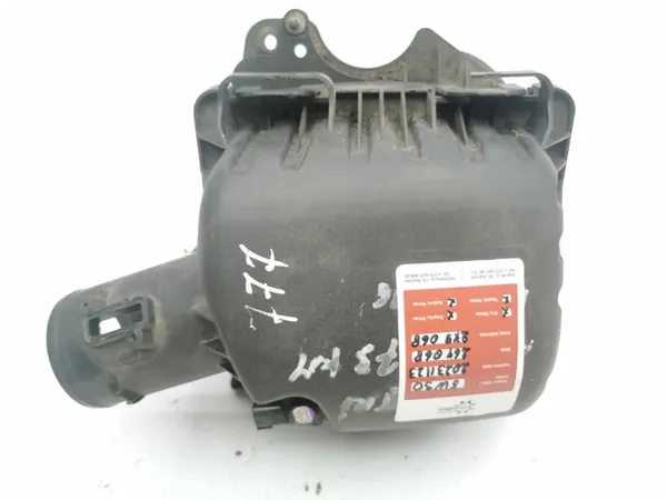 Chrysler Grand Voyager V 2011 Ilmansuodattimen kotelo image 7