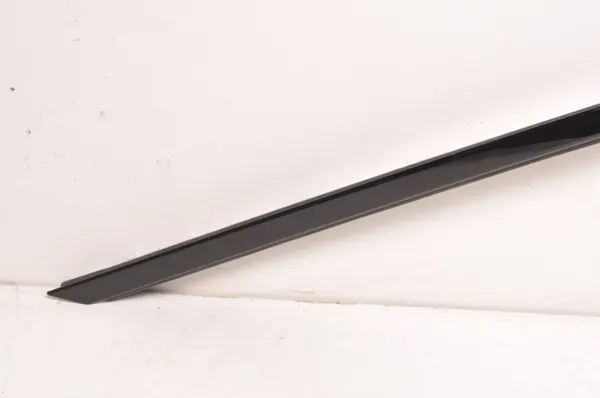 BMW I4 G26 Barra de Teto Esquerda OEM 5A5C0B1 - Usado image 5