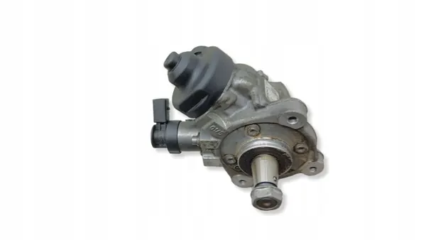 Pompe à injection VW Passat B7 2.0 TDI OEM 03L130755L image 3