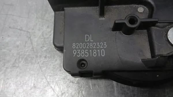 Vänster Bakdörrslås Opel Vivaro A 1.9DCI 93851810 image 3