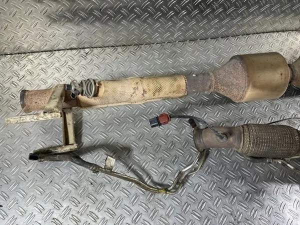 VW Crafter 10-11 Katalysator DPF OEM 2E0214AA image 4