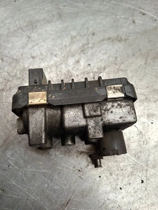 Mercedes E200 CDI W211 Actionneur Turbo 712120 image 2