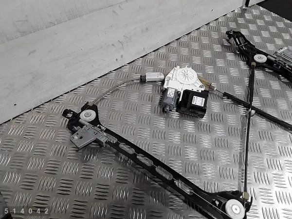 Raamregel Audi TT 2008 8j0837462d image 2