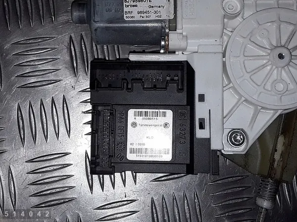 Raamregel Audi TT 2008 8j0837462d image 5