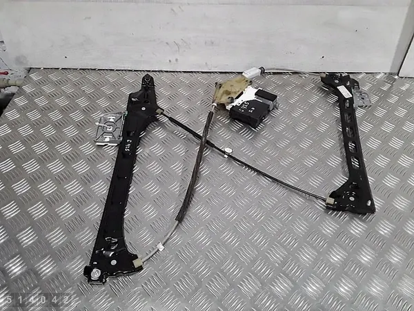 Raamregel Audi TT 2008 8j0837462d image 6