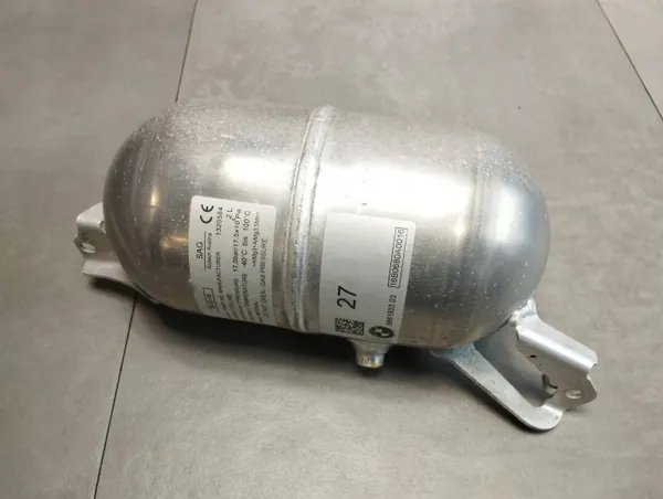 BMW 7 G11 Luchttank OEM 6861933 - Gebruikt image 2