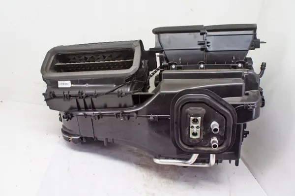 UW227 Lämmitin Volvo XC40 T3 1.5i - OEM 32130491 image 5