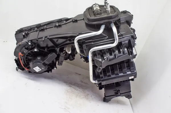 UW227 Lämmitin Volvo XC40 T3 1.5i - OEM 32130491 image 6