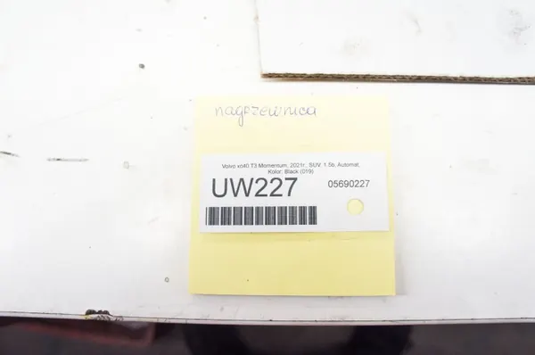 UW227 Lämmitin Volvo XC40 T3 1.5i - OEM 32130491 image 8