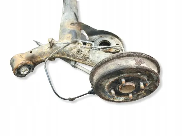 Toyota Yaris Hinterachsträger OEM NA - Gebrauchtteil image 8