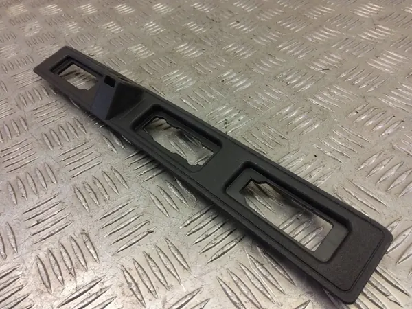 OEM 9834715780 Moldura de Portón para Opel Mokka-E 2023 image 4