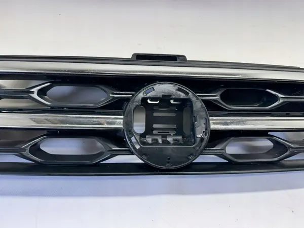 Rejilla VW T-Roc R-Line OEM 2GA853653H - Usado image 3